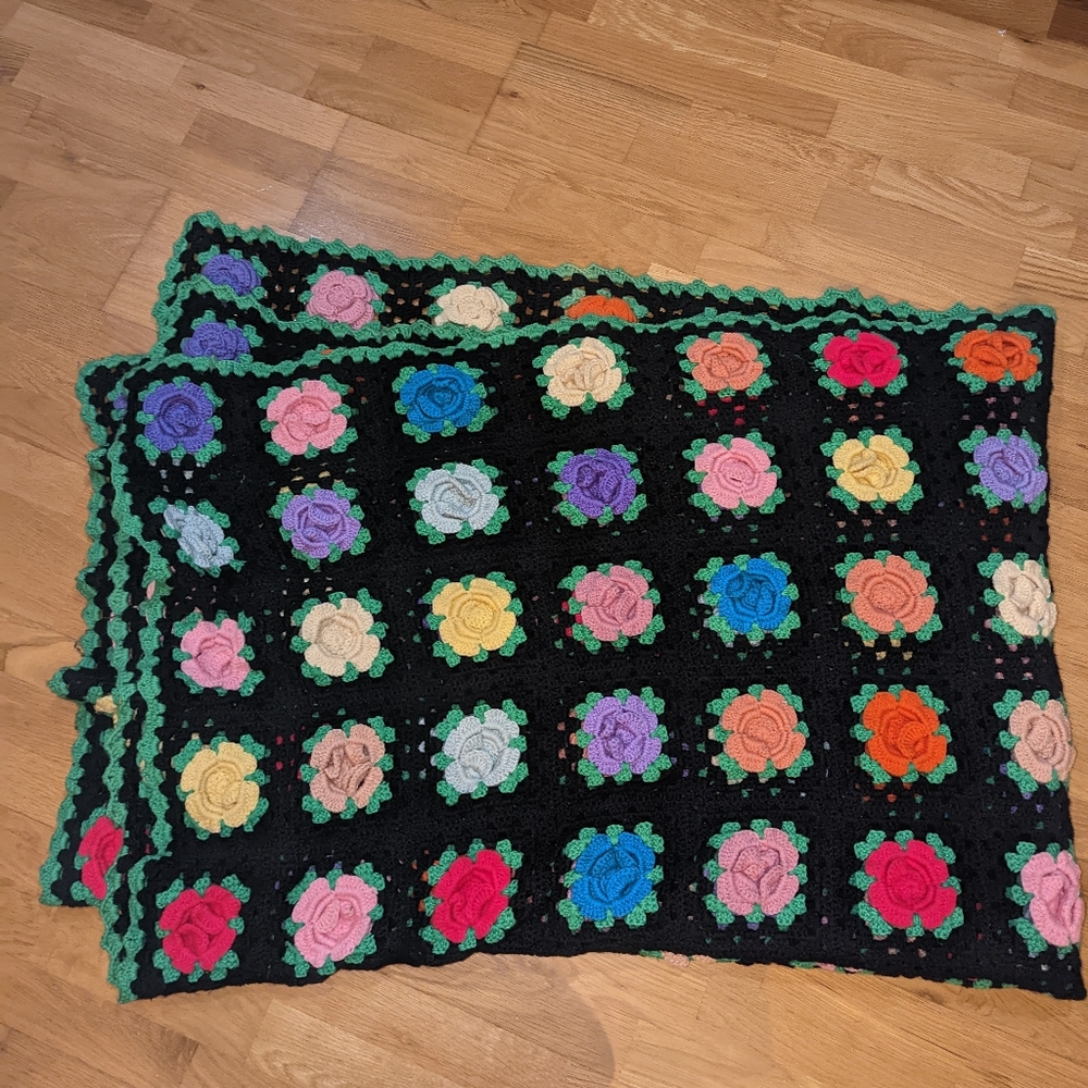 Vintage handmade 3D floral flowers multicolor Afghan blanket crotchet granny